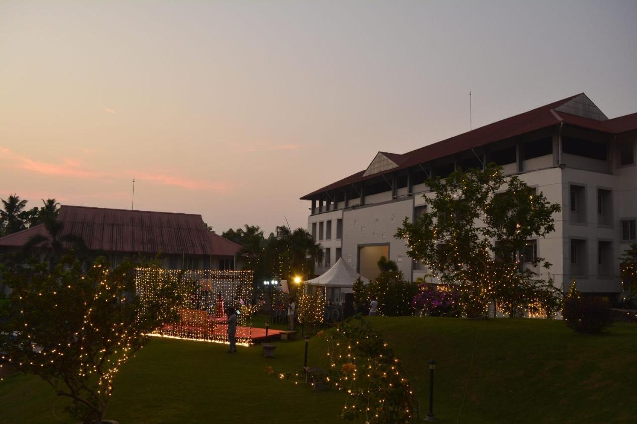Angamaly Convention Centre Hotel Kochi Eksteriør billede